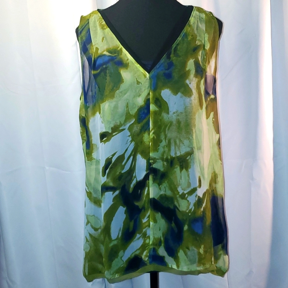 Vera Wang sleeveless blouse